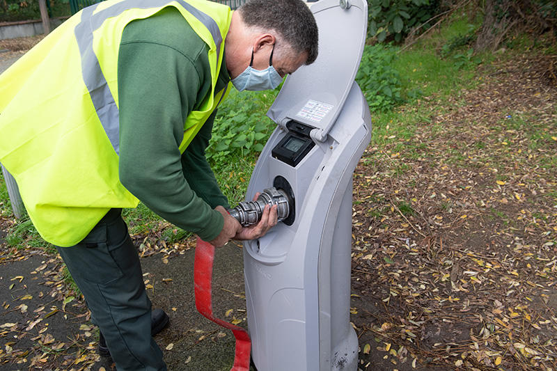 Branchement pour le puisage de l’eau sur la borne