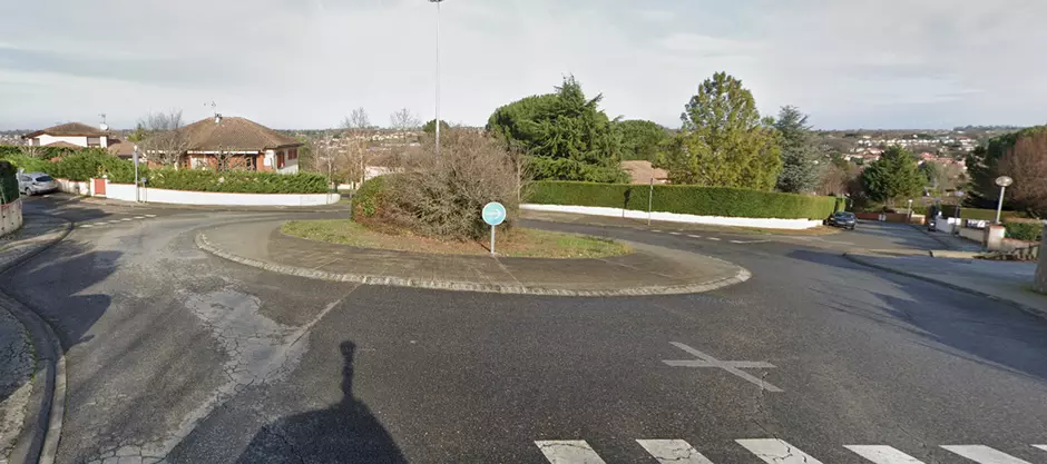Allée des Vignobles - rond-point avec les rues des Cammazes et du Lampy (Source Google Maps)