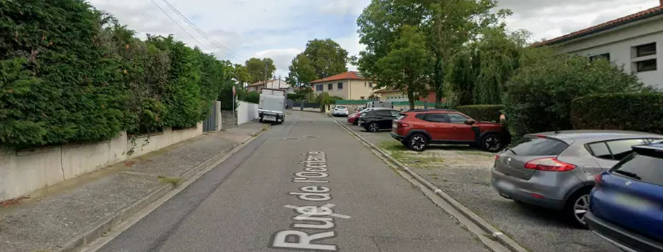 Rue Edmond de Goncourt, vue depuis l’avenue du Parc (Source Google Maps)