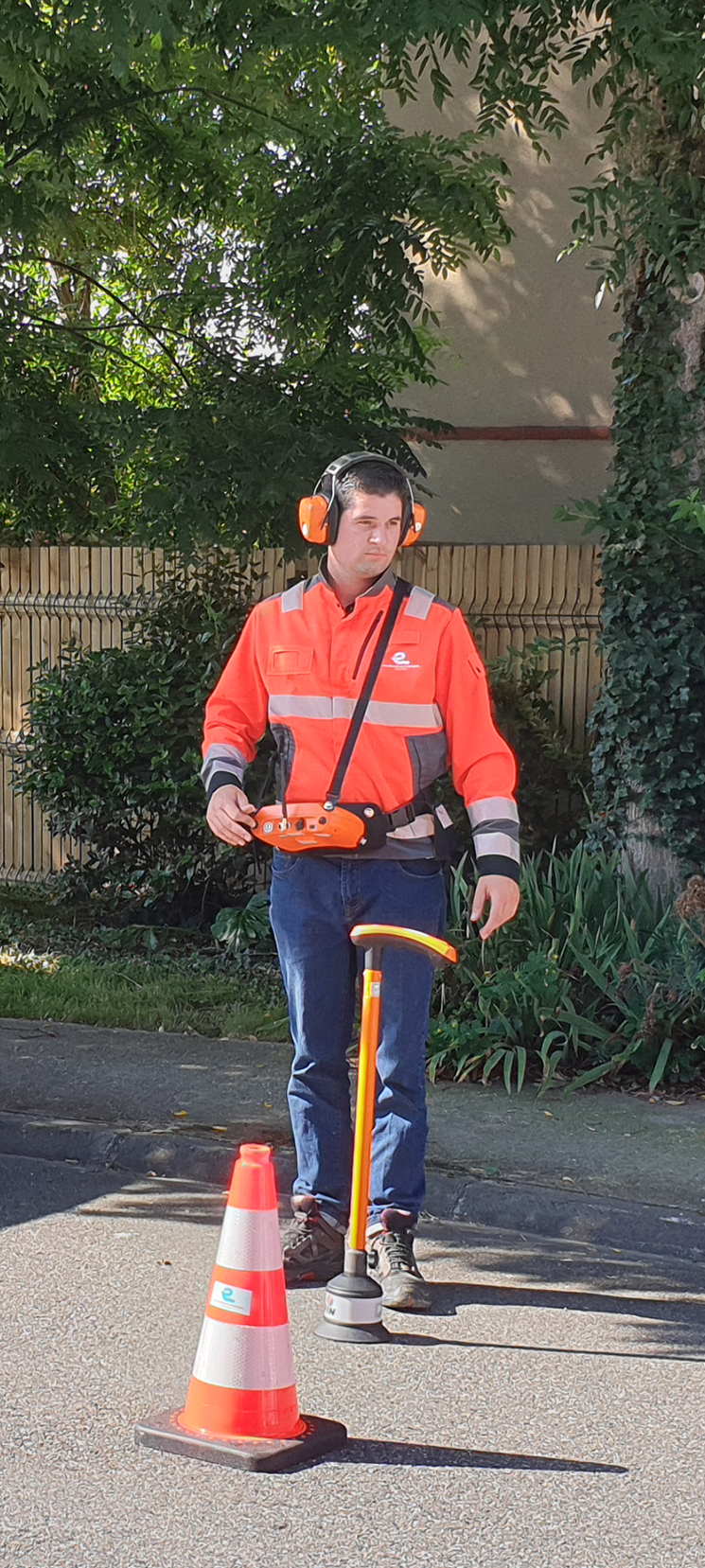 Hugo, Technicien spécialisé pour la recherche de fuites